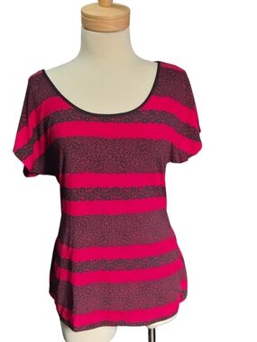 Suzy Shier Hot Red and Black Striped Scoop Neck Tee. Size Medium